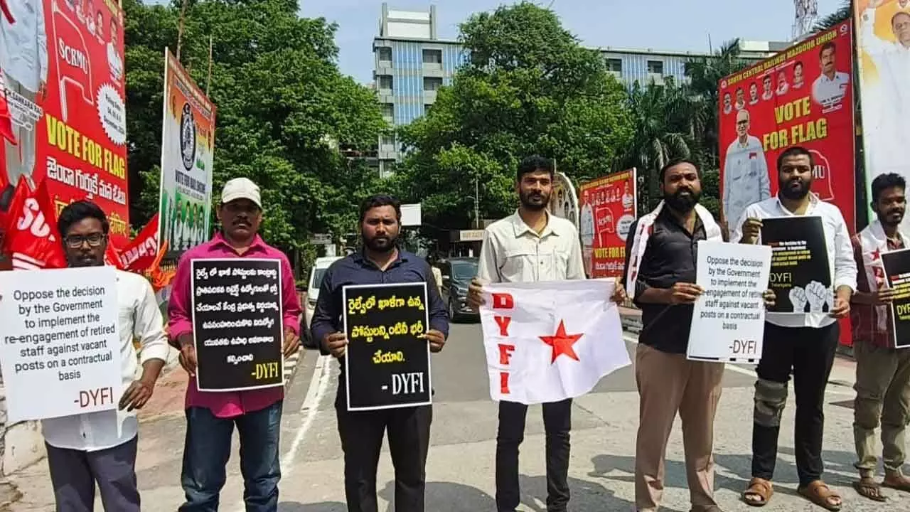 Hyderabad: Youth Groups Stage Protest