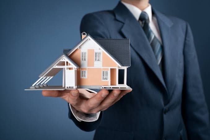 Real Estate Agents Seek Alternative Jobs as Market Slows Down