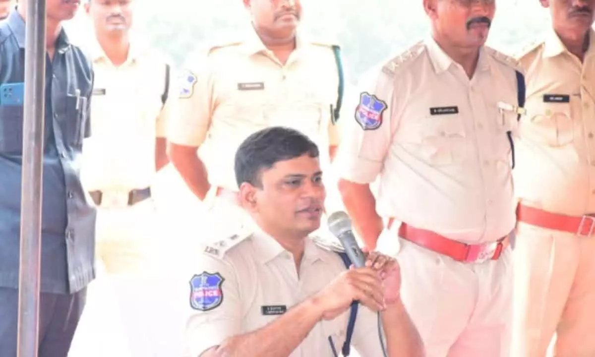 Jogulamba Gadwal Police Hosts Open House to Educate Students on Policing and Public Safety