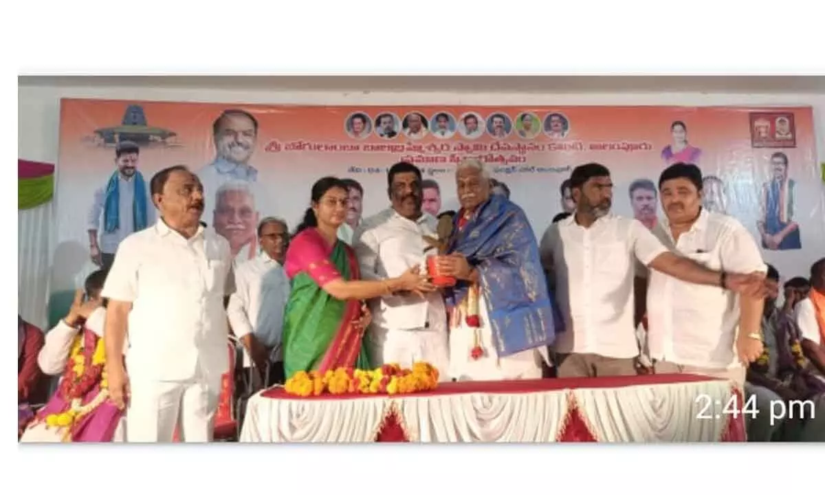 Key Leaders Attend Oath-Taking Ceremony of Jogulamba Bala Brahmeswara Temple Committee.