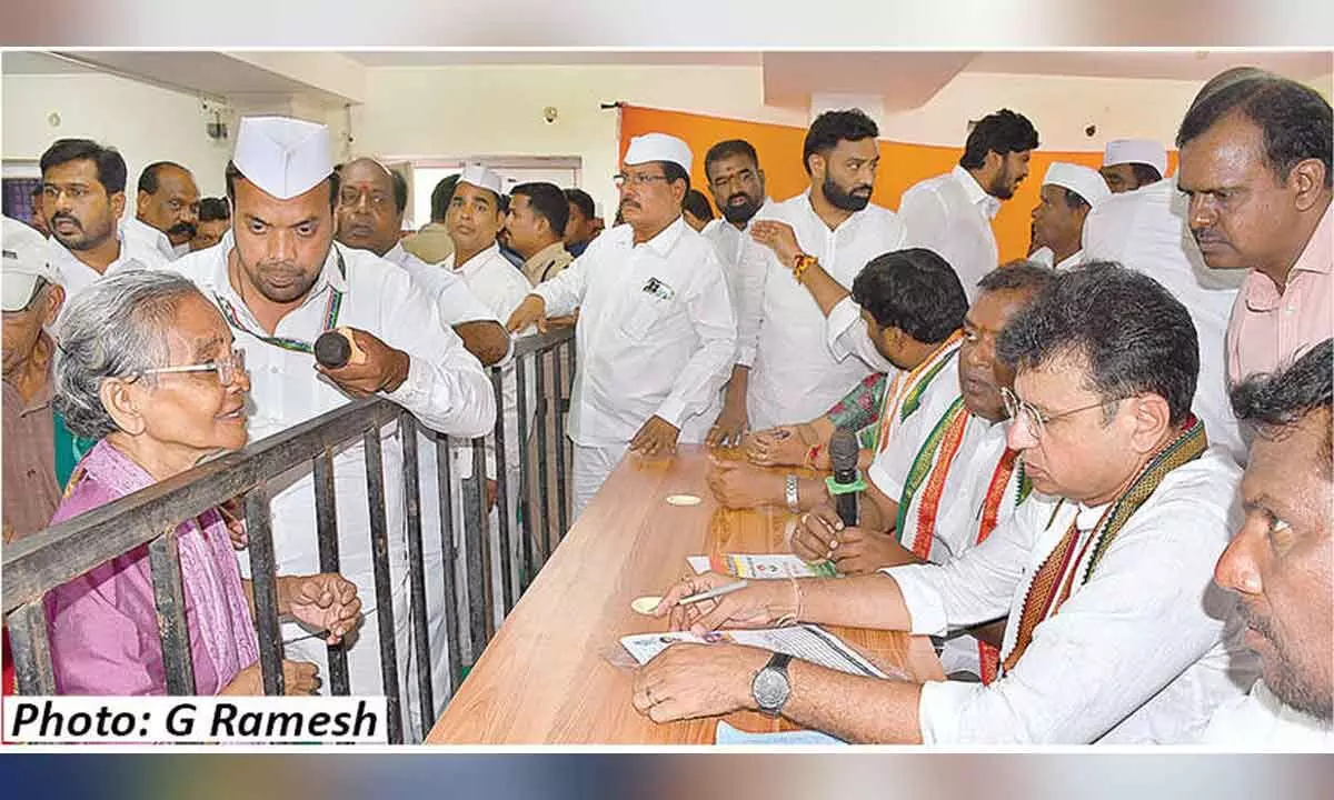 Large Crowds of Unemployed Youth Attend ‘Meet Your Minister’ Event