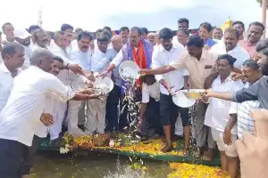 MLA Madhusudhan Reddy Initiates Fish Seed Release in Local Tanks