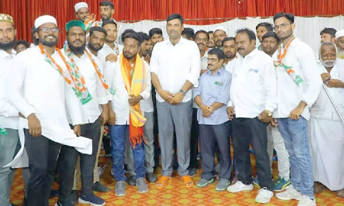 Numerous BRS Leaders Defect to Congress