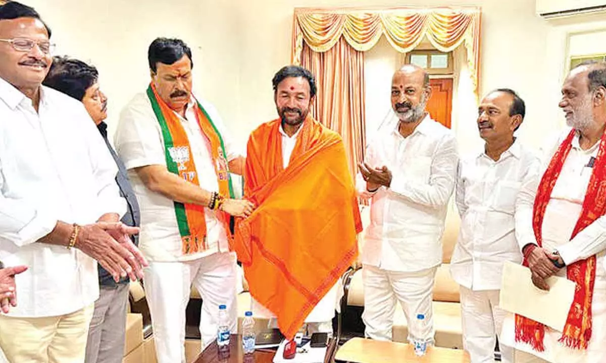Ponguleti Sudhakar Reddy Honors UM Kishan Reddy