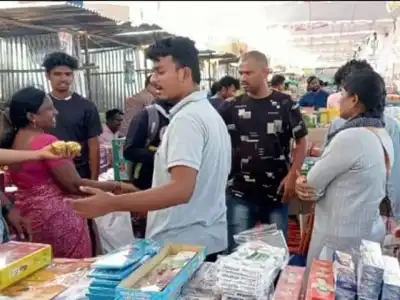 Shoppers Flood Markets in Pre-Diwali Rush