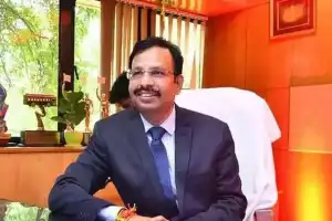VC Sajjanar Holds Meeting with Police and RTA Officials to Discuss Dasara Operations