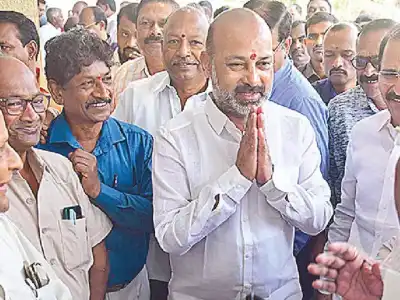 Bandi challenges Rahul on six-Gs, criticizes Congress for deceptive ads