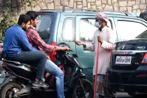 Beggars dominate traffic signals