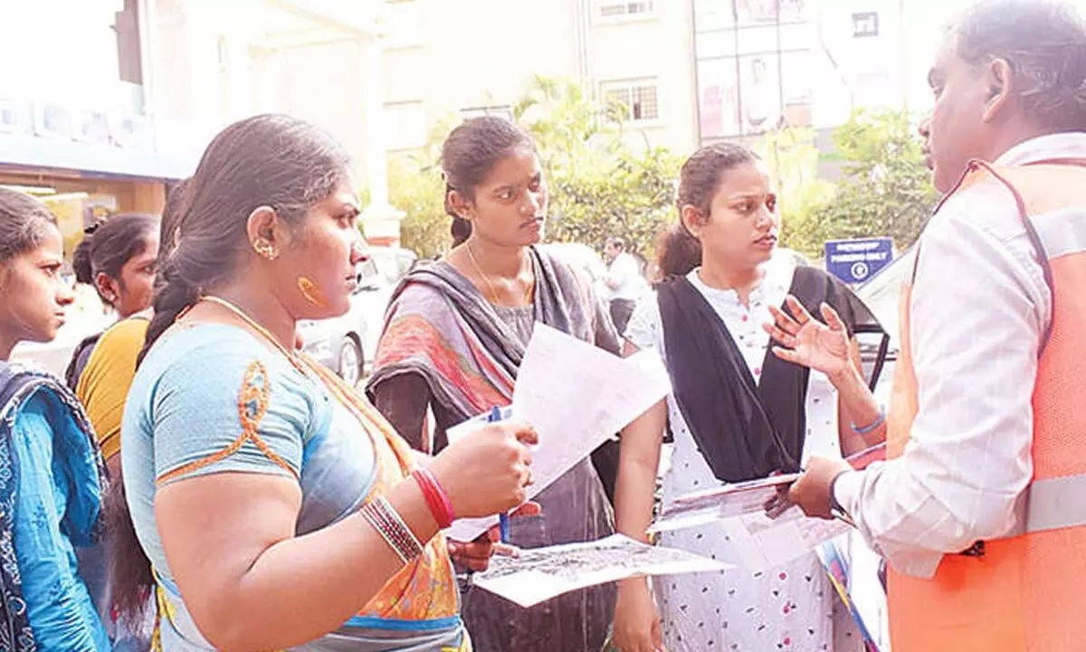 Caste Survey Enumerators Encounter Challenges