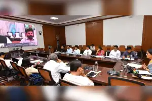 CM urges Collectors to speed up paddy procurement