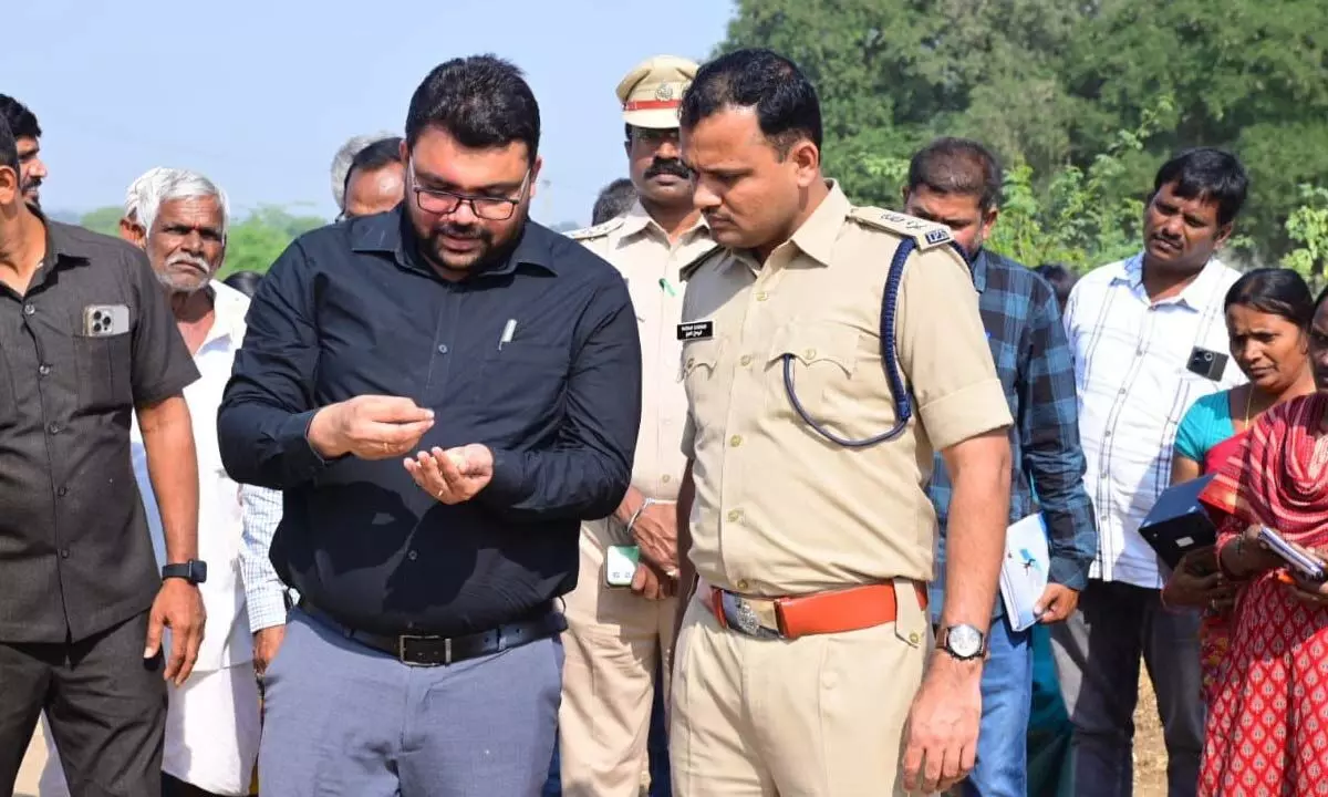 Collector Badavath Santhosh Announces Rs 500 Bonus Per Quintal on Fine Paddy, Over and Above MSP