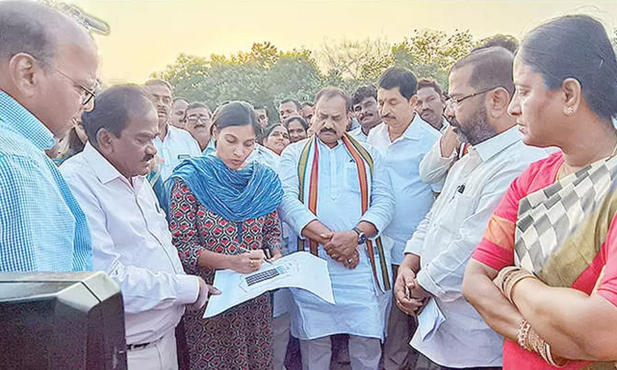 Congress Government Strikes Balance Between Welfare and Development