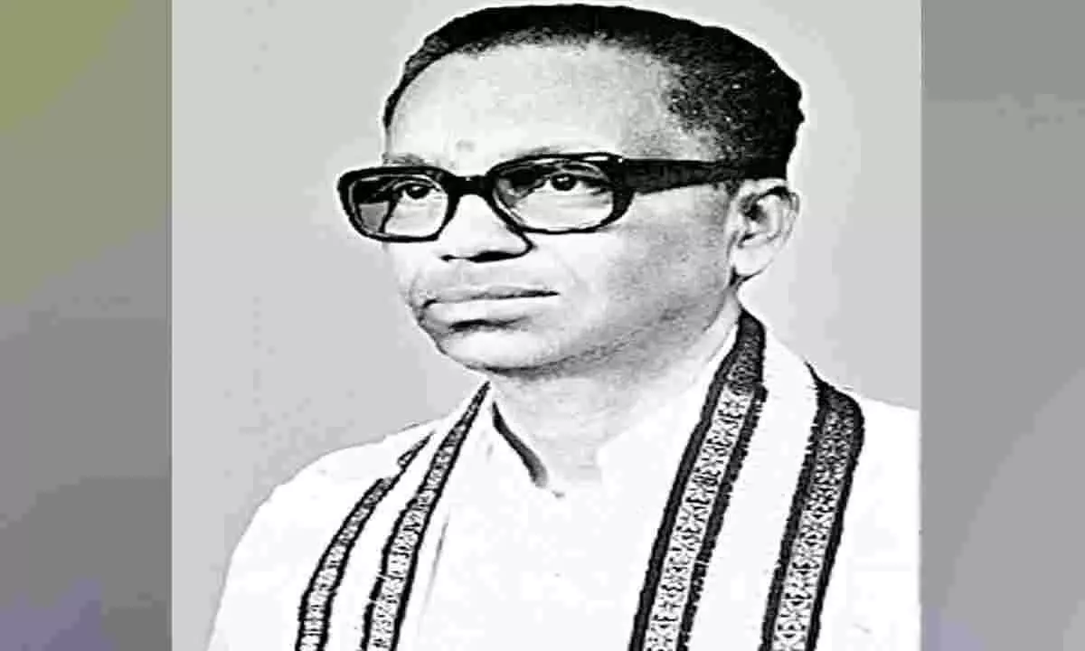 Dasarathi Krishnamacharyulu: A Trailblazing Poet and Luminary of Telugu Literature