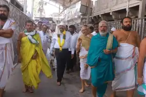 Endowment Commissioner Sridhar Pays Visit to Rajanna Temple