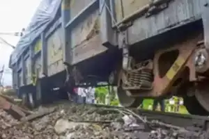 Freight Train Derails in Peddapalli District, Causing Track Damage and Service Disruptions