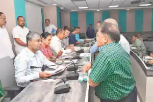 GHMC Commissioner participates in Prajavani, receives 126 applications