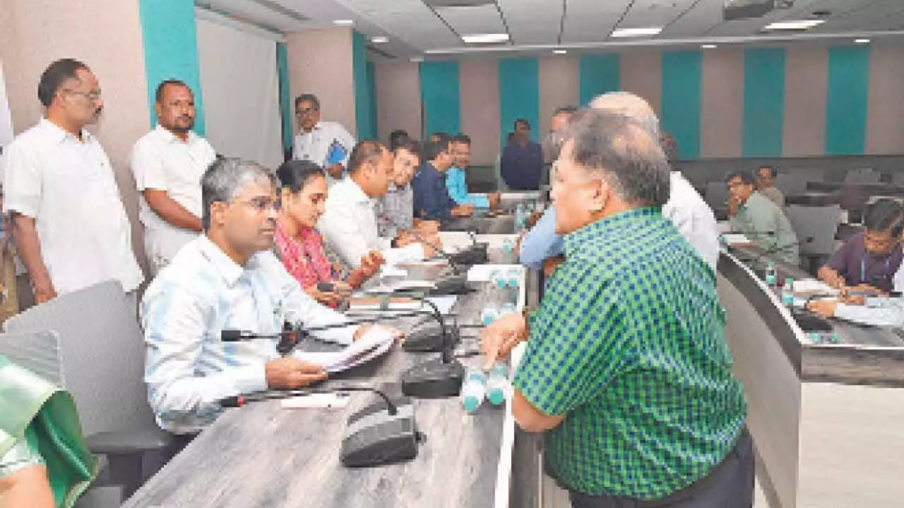 GHMC Commissioner participates in Prajavani, receives 126 applications