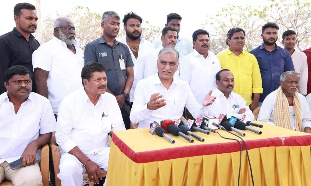 Harish criticizes Revanth for using farmers as a vote bank