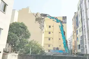 HYDRA Takes Down Tilted Building Near Gachibowli