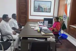 MLA Sriganesh discusses Cantt-GHMC merger with Chief Secretary Santhi Kumari
