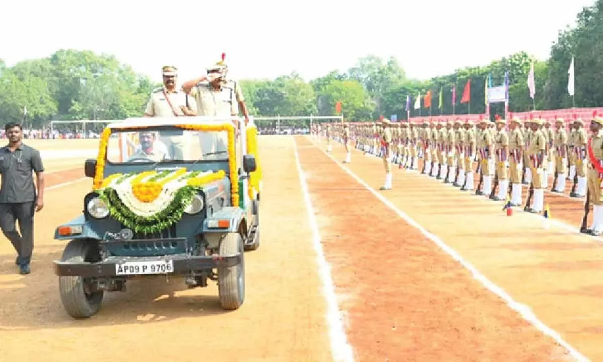 "Police Urged to Serve as Lifelines to Public and Deliver Their Best"