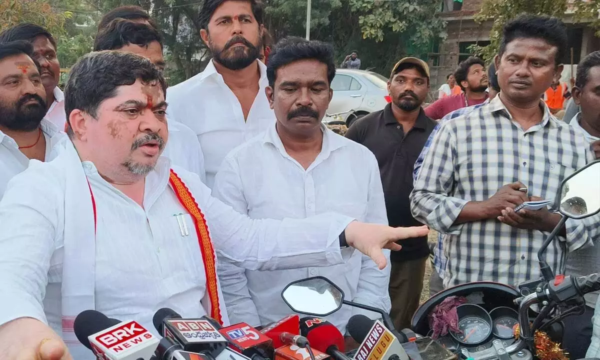 Ponnam claims Kishan Reddy failed to secure any funds for Telangana from the Centre