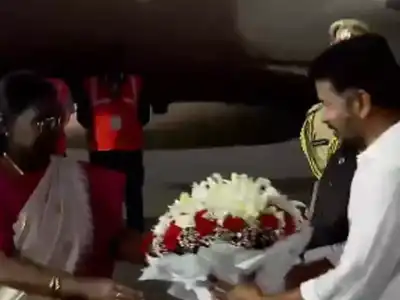 President Droupadi Murmu Attends Koti Deepotsavam Celebration in Hyderabad