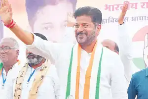 Revanth Distributes 6,000 Rupees to Attract Voters in Maharashtra