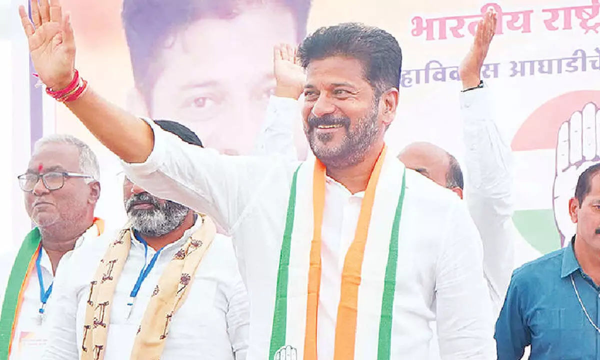 Revanth Distributes 6,000 Rupees to Attract Voters in Maharashtra