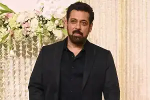 Huge Crowd Gathers outside Mandi Hotel in Hyderabad Following Rumors of Salman Khan’s Visit