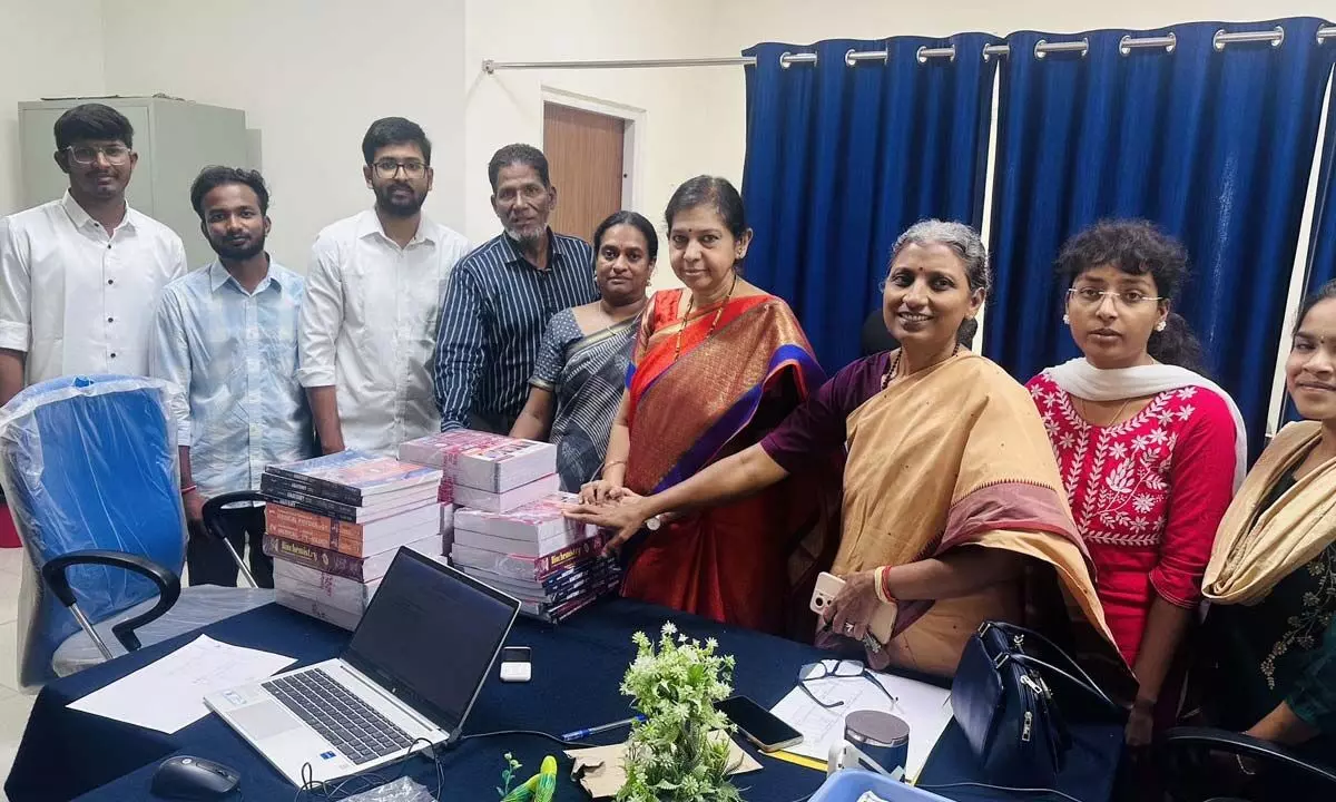 Seniors Distribute Free Study Materials to Needy MBBS Freshers