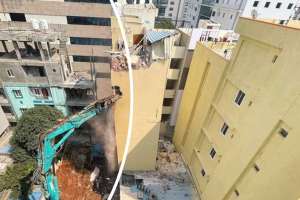 Gachibowli: GHMC Begins Demolition of Tilted Building at Siddiqnagar to Ensure Safety