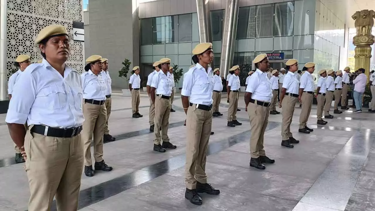 39 Transgender Individuals Join as Traffic Assistants in Hyderabad Pilot Program