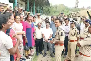 44 transgender individuals join as traffic police assistants