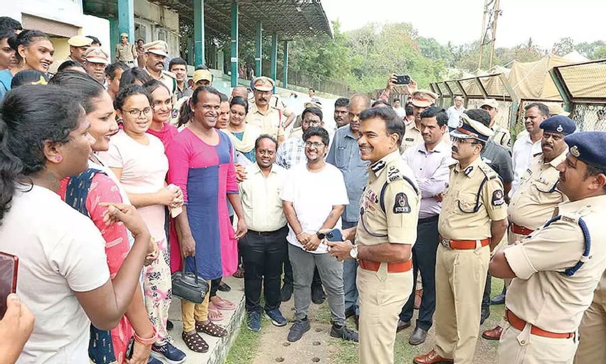 44 transgender individuals join as traffic police assistants