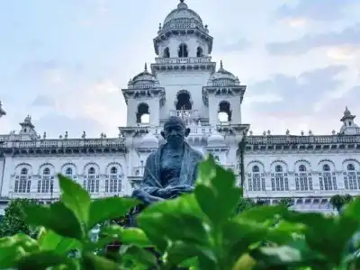 AP Congress leaders reunite with Telangana counterparts in House