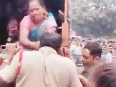 ASHA worker slaps police officer after being manhandled during protest