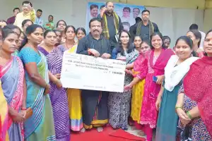 Cantt MLA hands out cheques to self-help groups