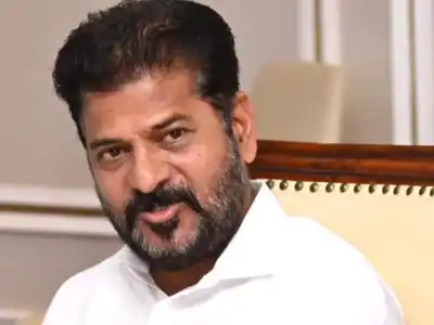 CM Revanth Reddy Congratulates Minister Komatireddy on Launch of RRR North Tender Process