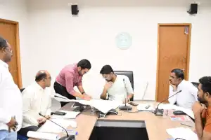 District Collector Adarsh Surabhi orders faster land acquisition for district irrigation projects