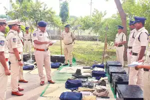 District SP visits Kerameri police station