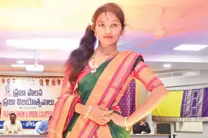Fashion show highlights handloom festivities