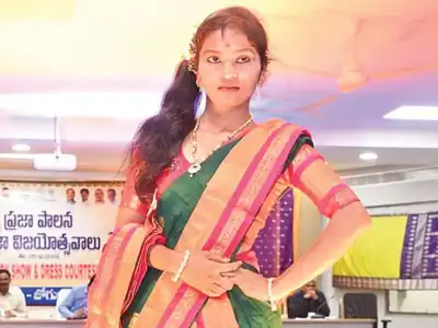 Fashion show highlights handloom festivities