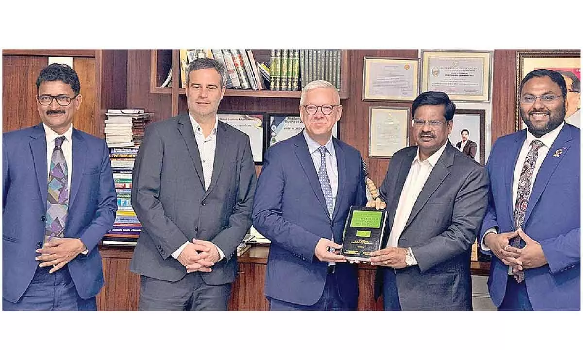 German university delegates suggest setting up an off-campus center in the city