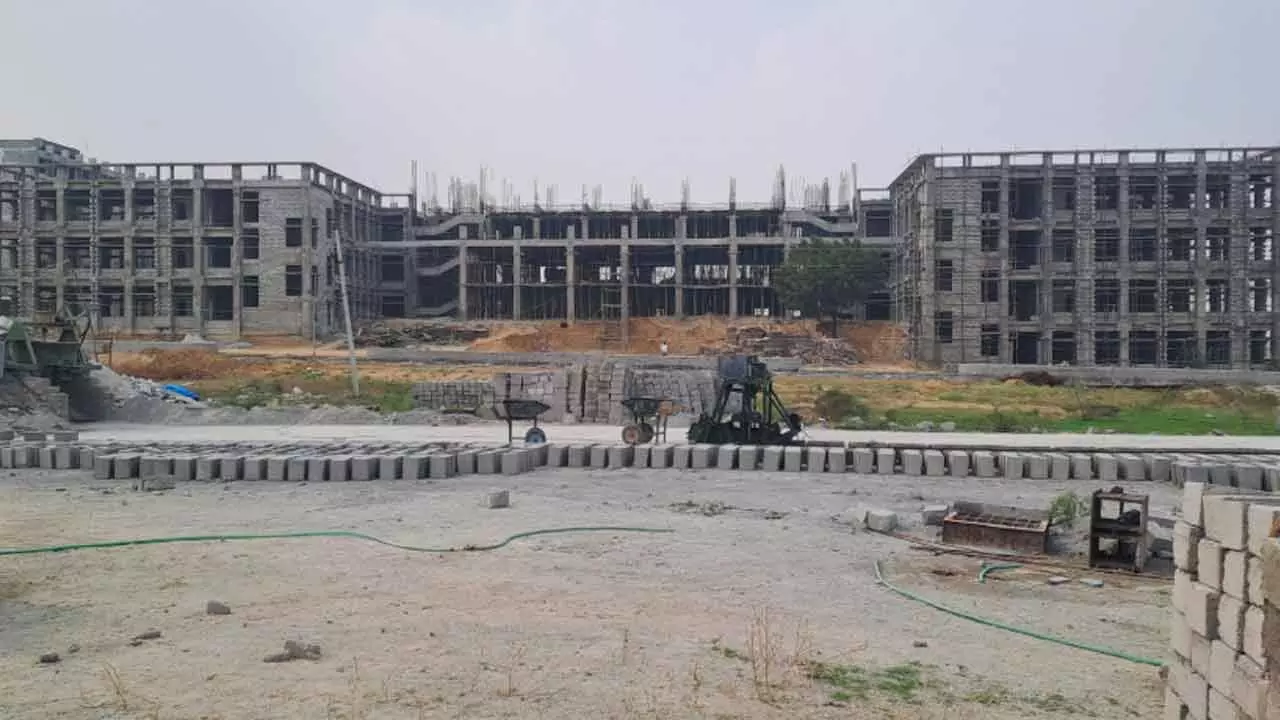 Government medical college under construction lacks proper supervision