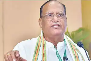 Gutha advises lawmakers not to overly depend on personal assistants