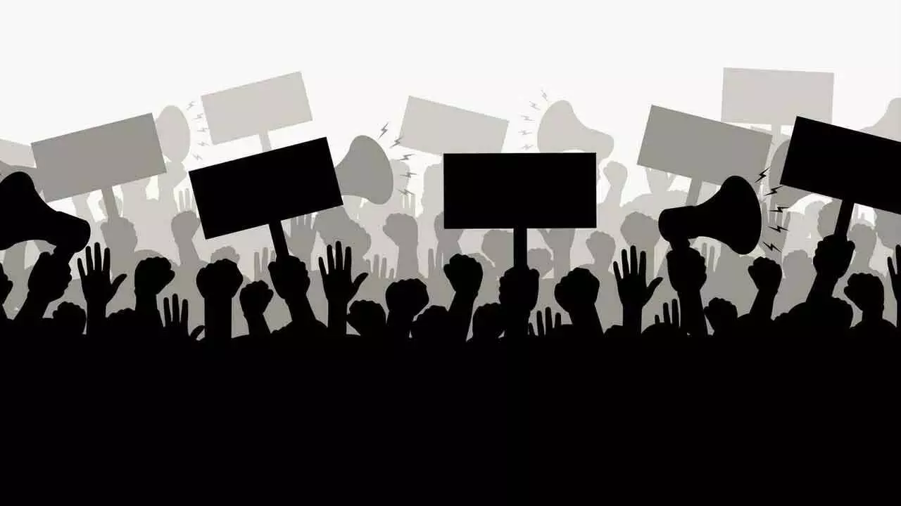 Hyderabad: ABVP members and parents hold protest