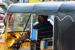 Hyderabad Auto Drivers Turn to Watching Videos and Reels for Work