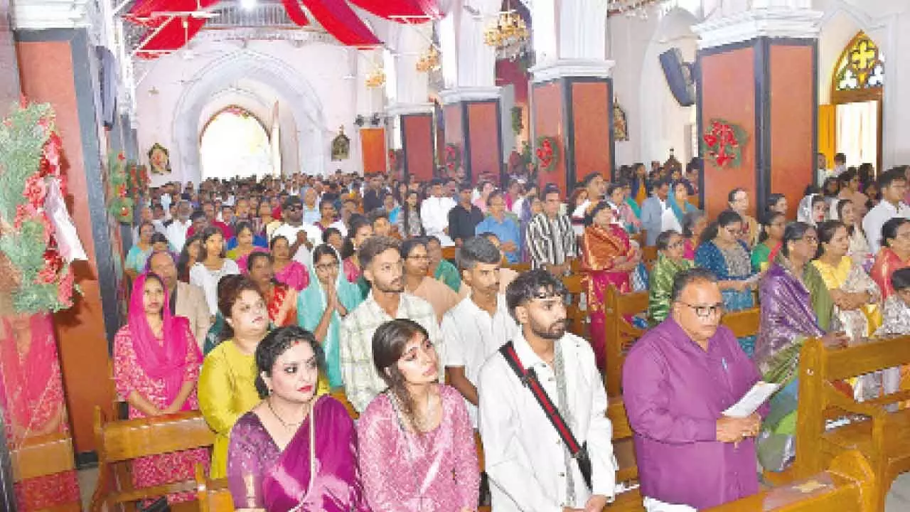 Hyderabad experiences refreshing showers during Christmas celebrations