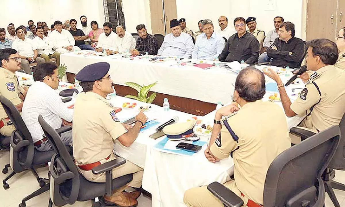 Hyderabad Police Chief discusses ways to reduce traffic congestion